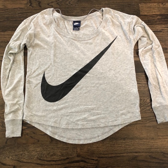 nike women's long sleeve tee